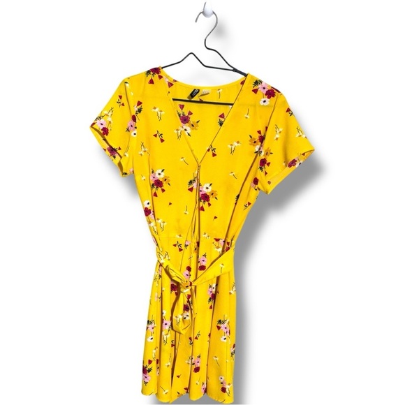 Divided By H&M Sunny Bright Yellow Floral Wrap Short Sleeve Mini Dress - Picture 12 of 16